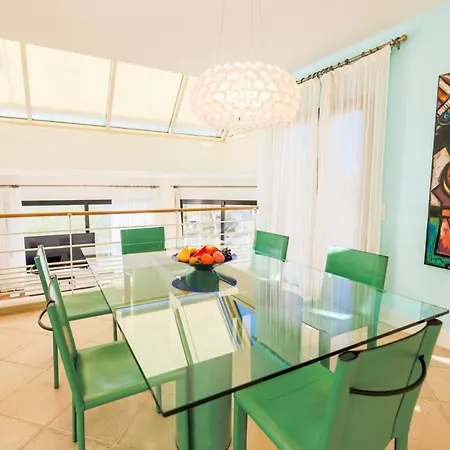 Enchantee - * Villefranche-sur-Mer