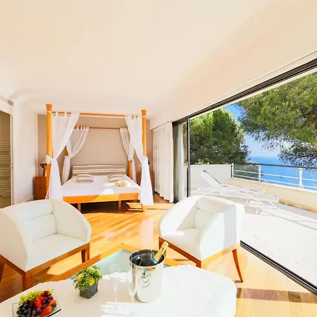 Enchantee - Villefranche-sur-Mer