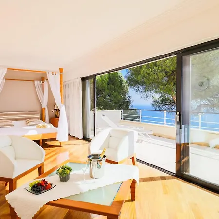 Villa Enchantee - *